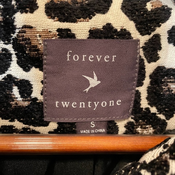 Forever 21 Cheetah Print Coat - Picture 2 of 15